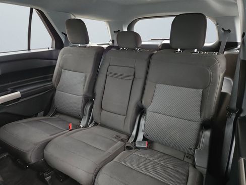 Used 2023 Ford Explorer XLT image 13