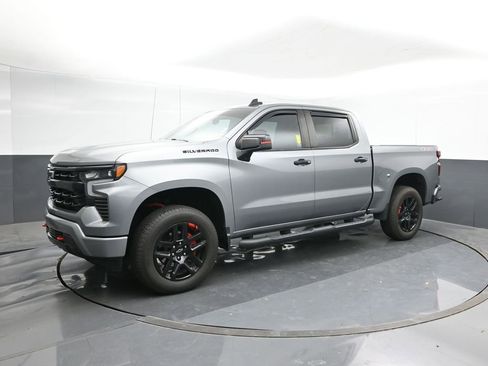 Used 2023 Chevrolet Silverado 1500 RST w/ Redline Edition image 2