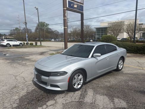Used 2021 Dodge Charger SXT w/ Leather Interior Group image 1