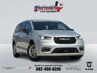 Used 2024 Chrysler Pacifica Touring-L FWD video 1