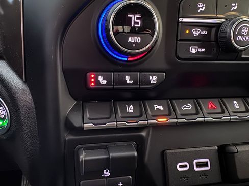 Used 2020 Chevrolet Silverado 3500 High Country w/ Z71 Off-Road Package image 26