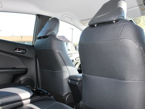 Used 2017 Toyota Prius Prime Premium w/ Preferred Accessory Package FWD image 18