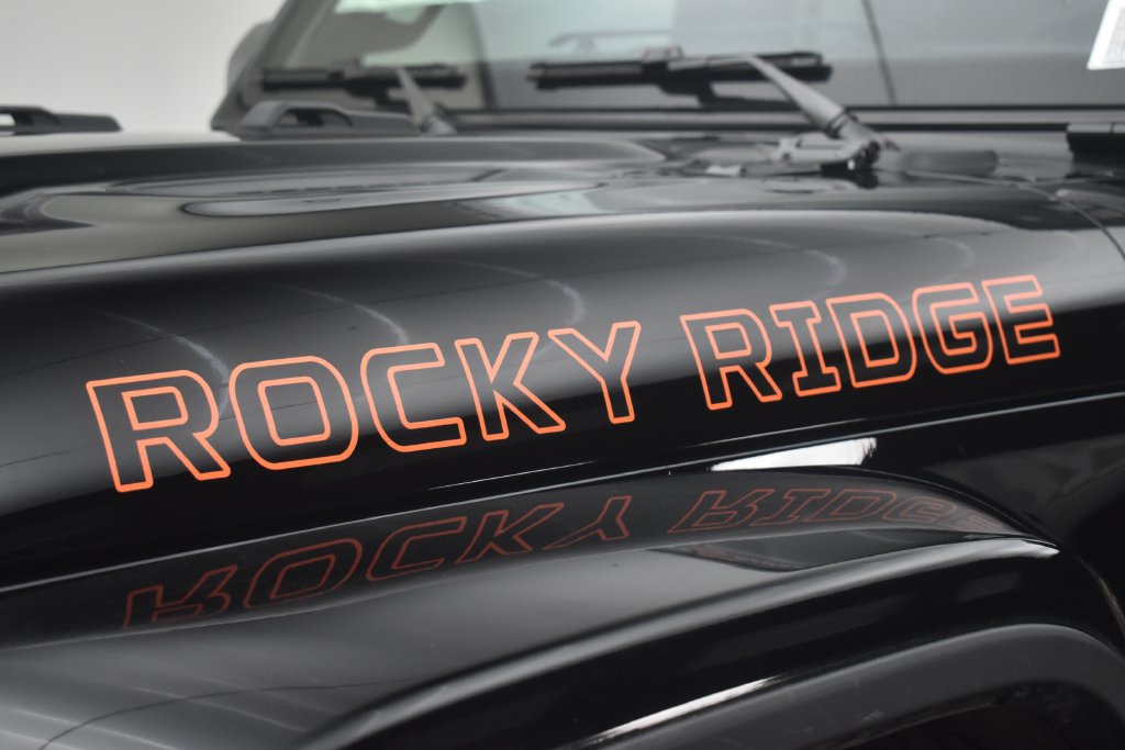 New 2026 Jeep Gladiator Rubicon w/ Technology Group AWD/4WD image 18