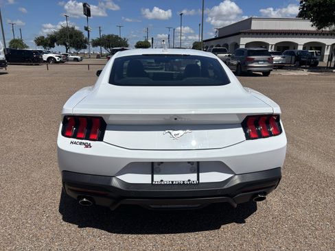 Certified 2024 Ford Mustang Coupe image 3