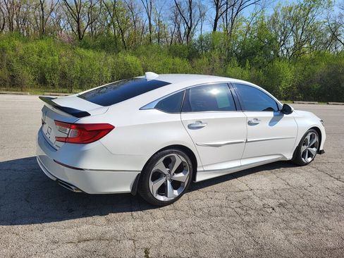 Used 2018 Honda Accord Touring image 6