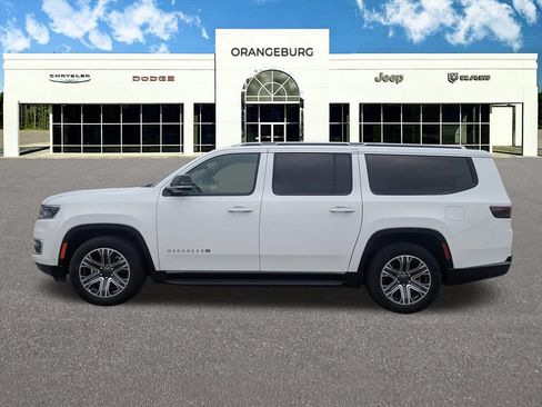 Used 2024 Jeep Wagoneer L Series II RWD image 4