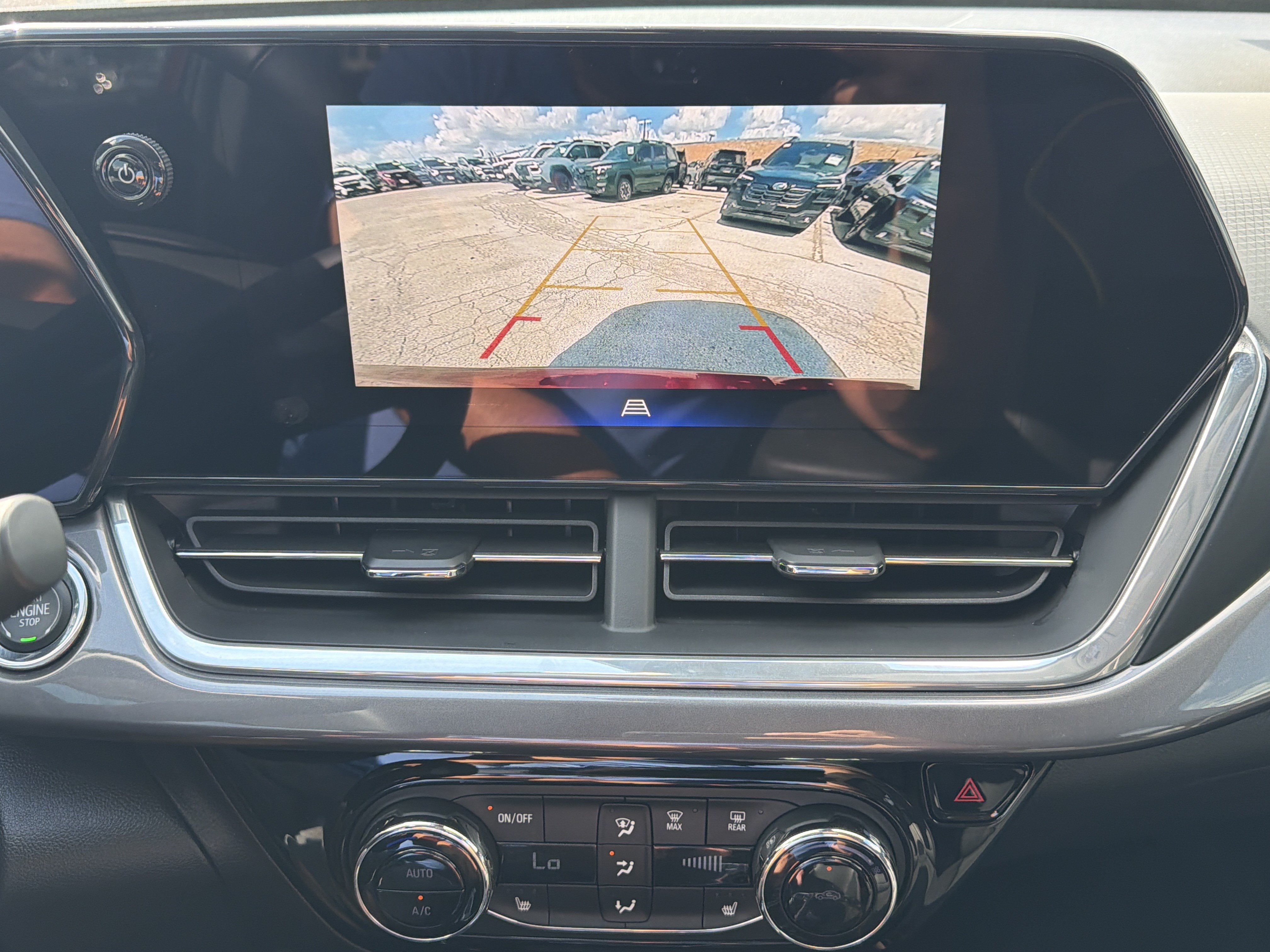 Used 2024 Chevrolet Trax ACTIV w/ Driver Confidence Package FWD image 21