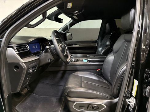 Used 2022 Jeep Wagoneer Series III w/ Rear Seat Video Group 1 image 13