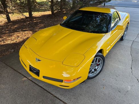 Used 2003 Chevrolet Corvette Z06 w/ Memory Package, 3 Drivers image 7