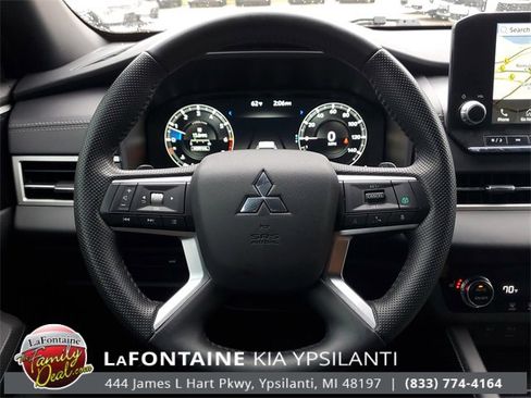 Used 2024 Mitsubishi Outlander SE Black Edition image 31