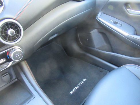 Used 2025 Nissan Sentra SR w/ SR Premium Package image 24