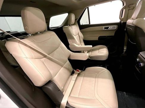 Used 2020 Ford Explorer Platinum w/ Premium Technology Package image 23