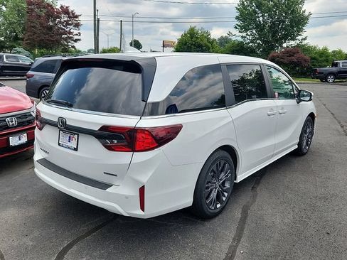 New 2026 Honda Odyssey Touring image 6