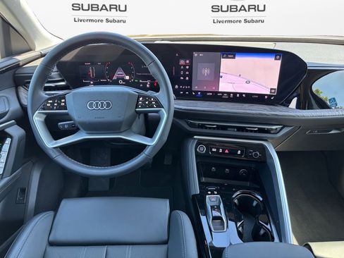 Used 2025 Audi Q5 Premium Plus w/ Premium Plus AWD/4WD image 12