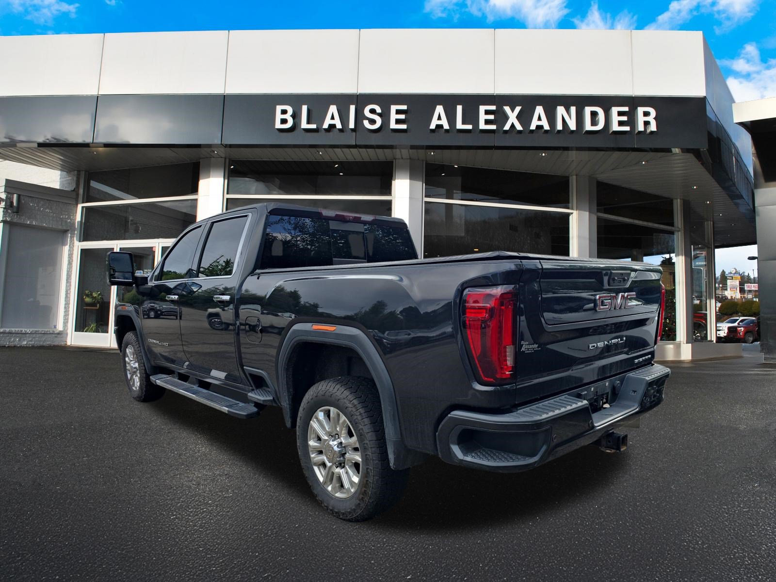 Used 2020 GMC Sierra 2500 Denali w/ Denali Ultimate Package AWD/4WD image 8