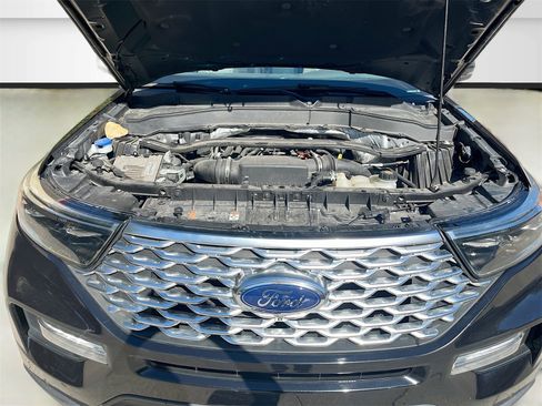 Used 2020 Ford Explorer Platinum w/ Premium Technology Package image 33