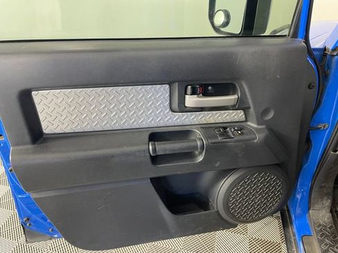 Used 2007 Toyota FJ Cruiser 4WD image 10