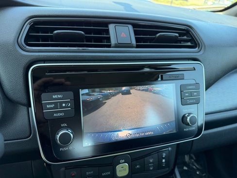 Used 2018 Nissan Leaf SV w/ Protection Package FWD image 24