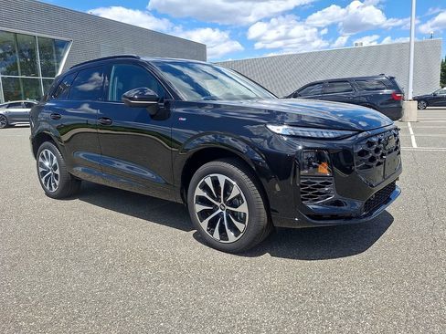 New 2026 Audi Q3 quattro 2.0T AWD/4WD image 1