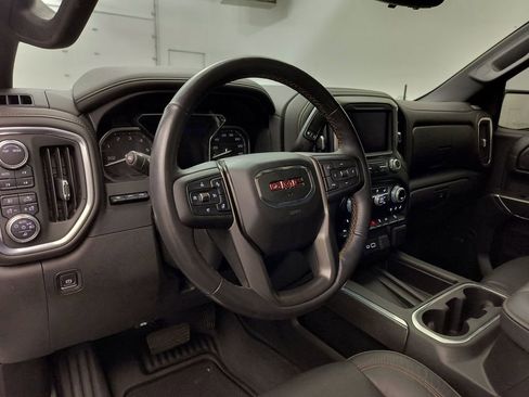 Used 2021 GMC Sierra 1500 AT4 w/ AT4 Value Package AWD/4WD image 4