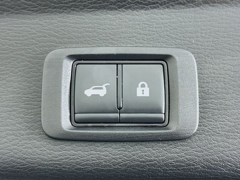 Used 2024 Mitsubishi Outlander SE Black Edition image 30