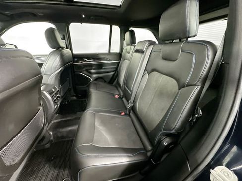 Used 2023 Jeep Grand Cherokee Trailhawk w/ Luxury Tech Group III AWD/4WD image 28