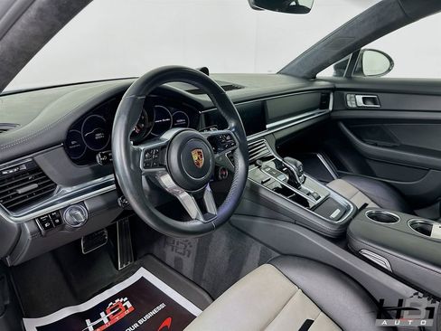 Used 2018 Porsche Panamera Turbo image 10