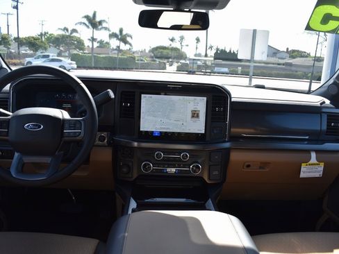 Used 2025 Ford F450 Lariat w/ FX4 Off-Road Package image 18