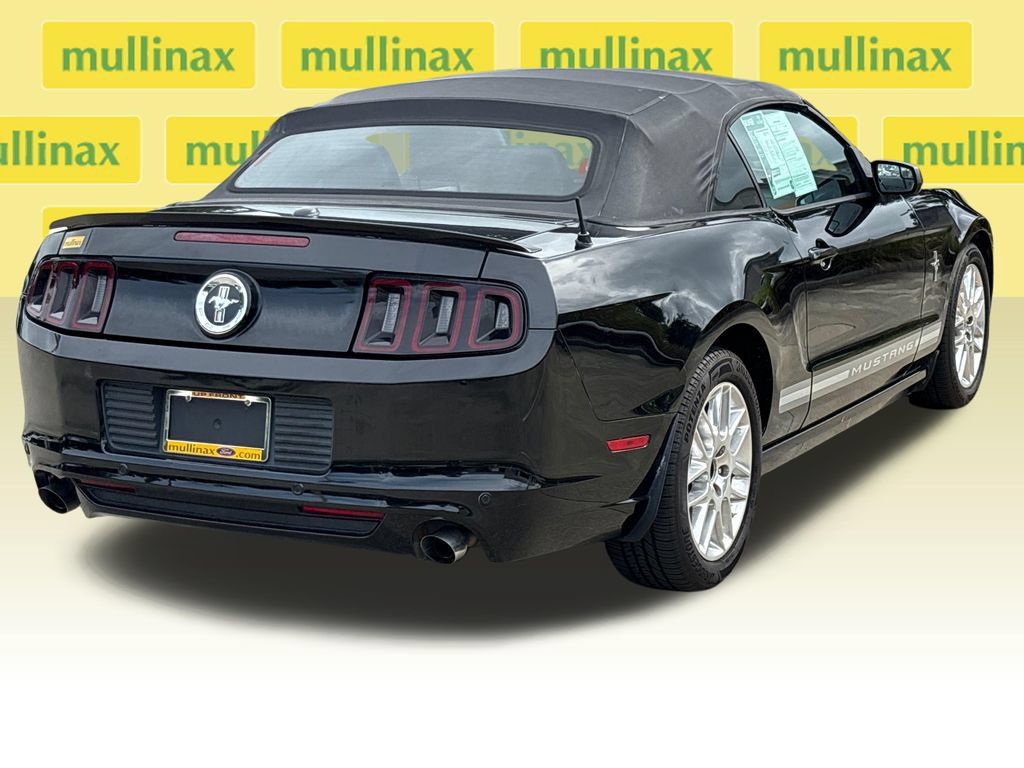 Used 2013 Ford Mustang Premium RWD image 4