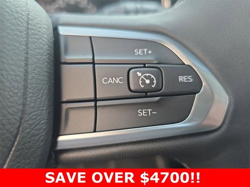 New 2025 Jeep Compass Latitude w/ Sun & Sound Group image 19