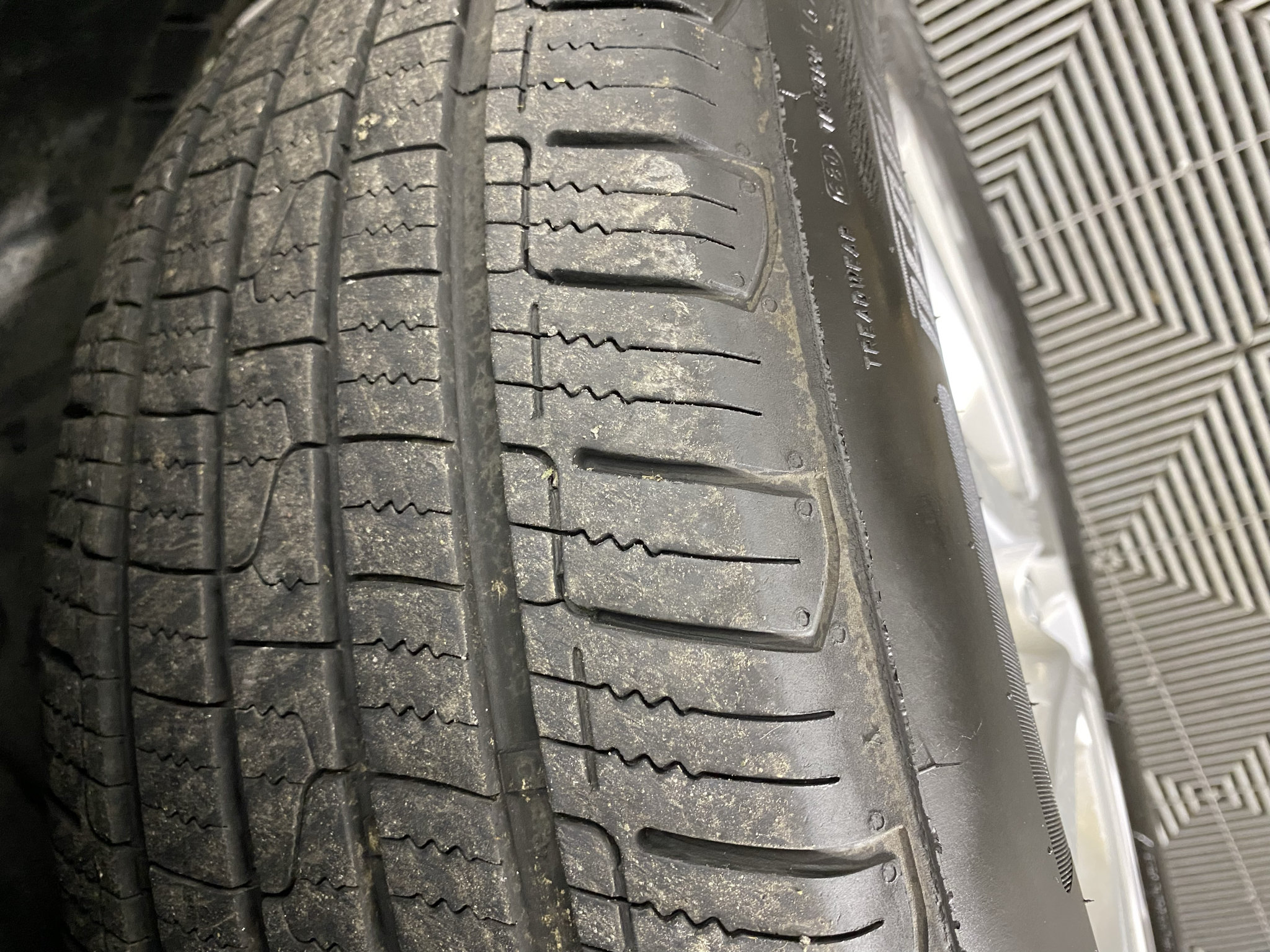 Used 2018 Nissan Rogue SV AWD/4WD image 12