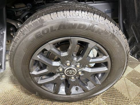 Used 2023 Toyota Tundra Platinum AWD/4WD image 20