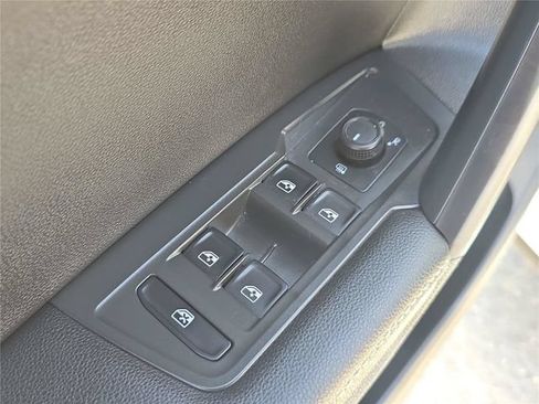 Used 2023 Volkswagen Tiguan S FWD image 12