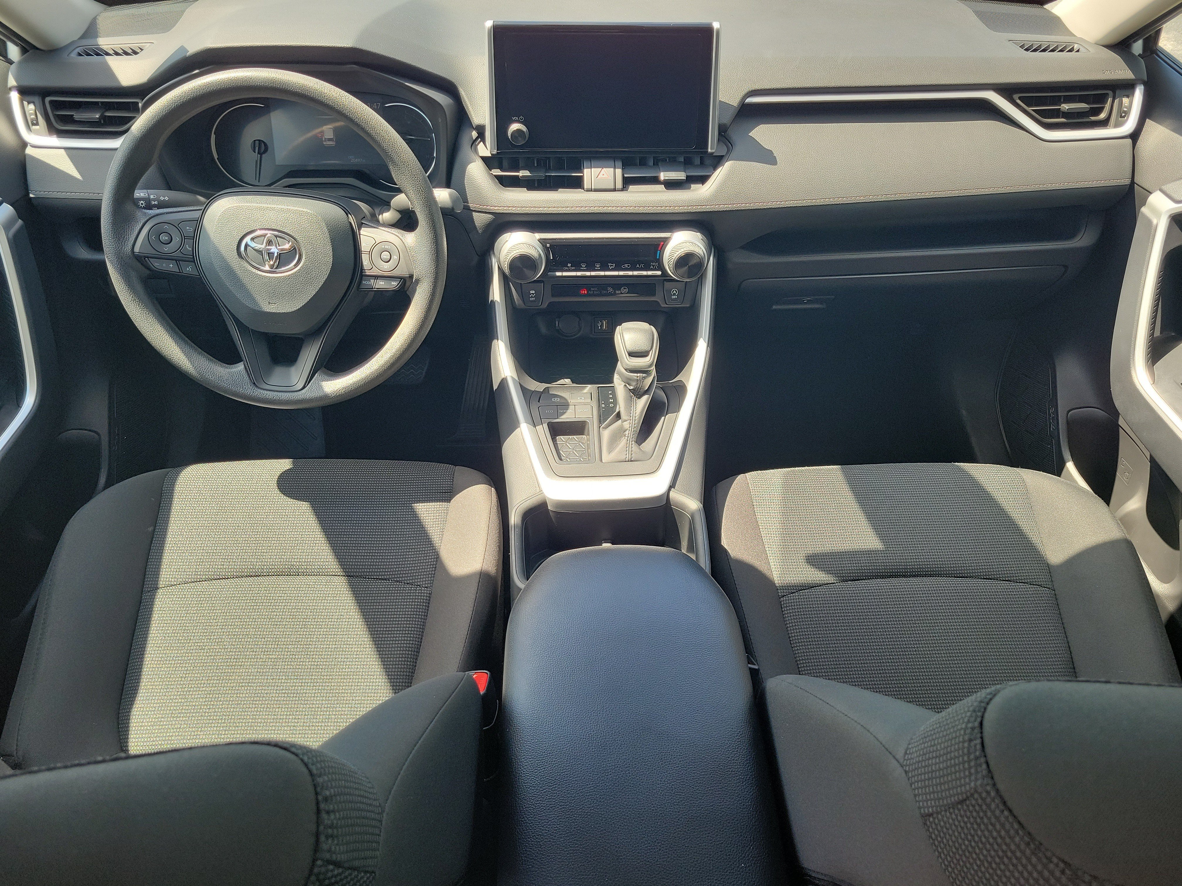 Used 2024 Toyota RAV4 LE FWD image 17