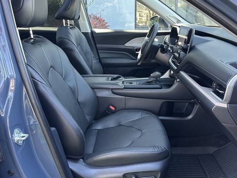 Used 2025 Toyota Grand Highlander AWD Hybrid image 24
