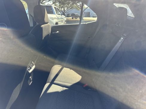 Used 2024 Chevrolet Equinox LT image 23