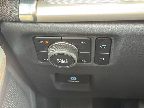 Used 2025 Ford Expedition Max Active AWD/4WD image 28