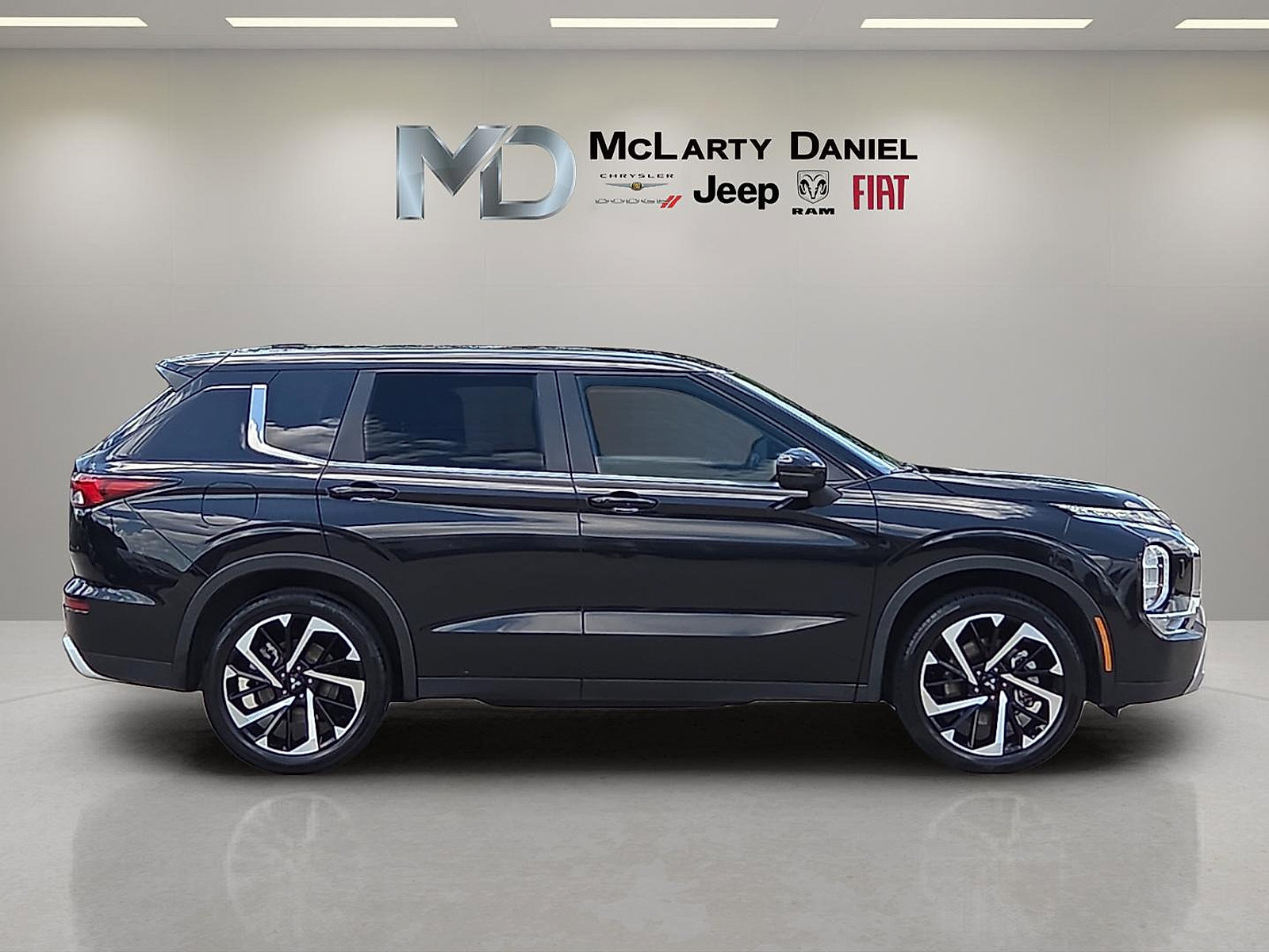 Used 2024 Mitsubishi Outlander SE AWD/4WD image 6