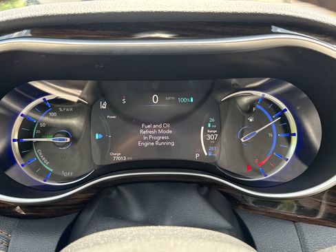 Used 2022 Chrysler Pacifica Pinnacle FWD image 21