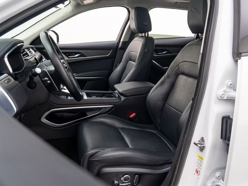 Used 2022 Jaguar F-PACE S image 17