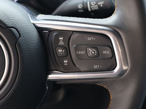 Used 2024 Jeep Wrangler Unlimited Sahara AWD/4WD image 12