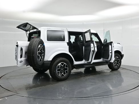 New 2026 Ford Bronco Outer Banks AWD/4WD image 5