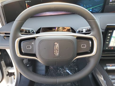 New 2026 Lincoln Nautilus Premier image 15