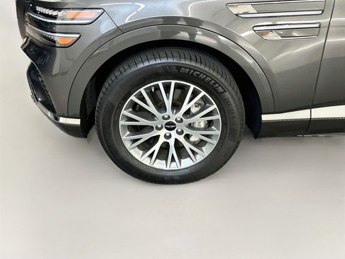 Used 2025 Genesis GV80 2.5T Standard AWD/4WD image 11