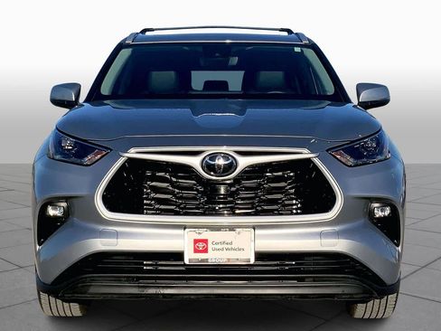 Certified 2025 Toyota Highlander XLE image 3