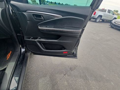 Used 2022 Honda Pilot TrailSport image 33