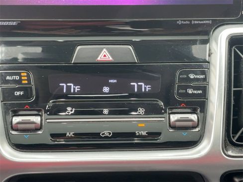 Used 2022 Kia Sorento SX Prestige image 22