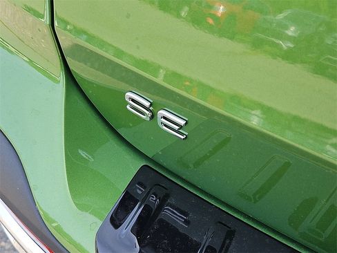 New 2025 Volkswagen Taos SE image 5