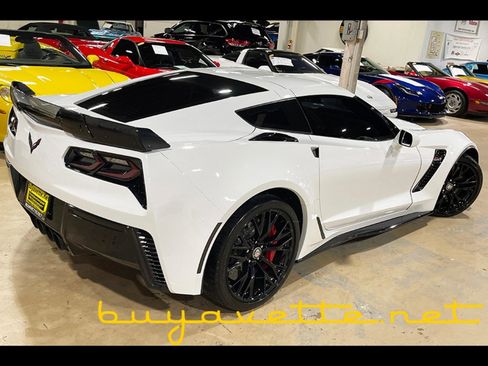 Used 2016 Chevrolet Corvette Z06 w/ 3LZ Preferred Equipment Group RWD image 4