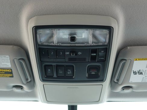 Used 2015 Toyota 4Runner Limited AWD/4WD image 25